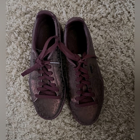 EUC Puma Clyde leopard print sneakers - Picture 6 of 11